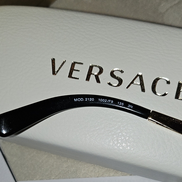 Versace Brown Sunglasses with White Case And Box - Picture 5 of 11